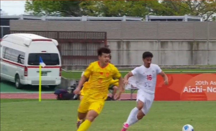 半场-U23国足0-0伊朗U23 U23国足控球率仅三成，3脚打门0射正