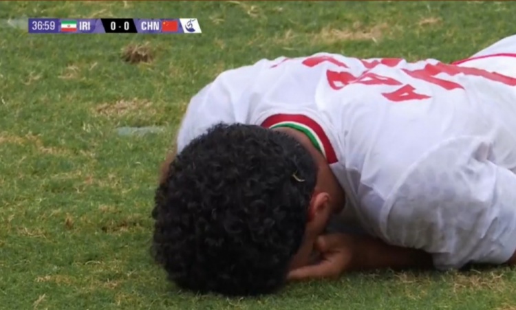 半场-U23国足0-0伊朗U23 U23国足控球率仅三成，3脚打门0射正