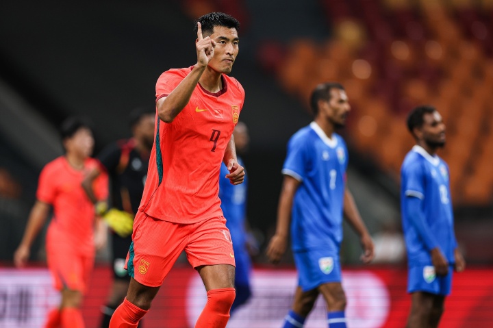 韩乔生评国足:战胜弱队是底线,但中场组织不足、终结效率不高 韩乔生评国足:战胜弱队是底线,但中场组织不足、终结效率不高